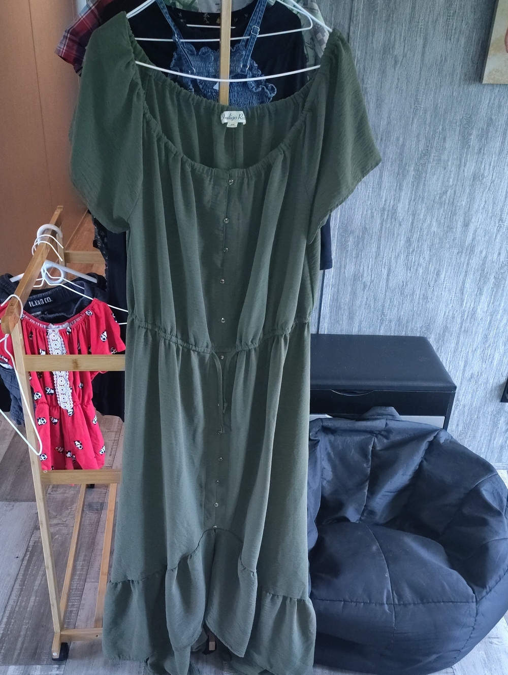 Casual Olive Green Button-Front Maxi Dress with Drawstring Waist